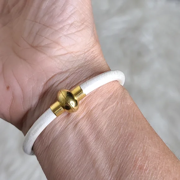 Brand New Bracelet Silver Gold White Goede Stone Magnetic Closure  Stackable Fun - Picture 2 of 5